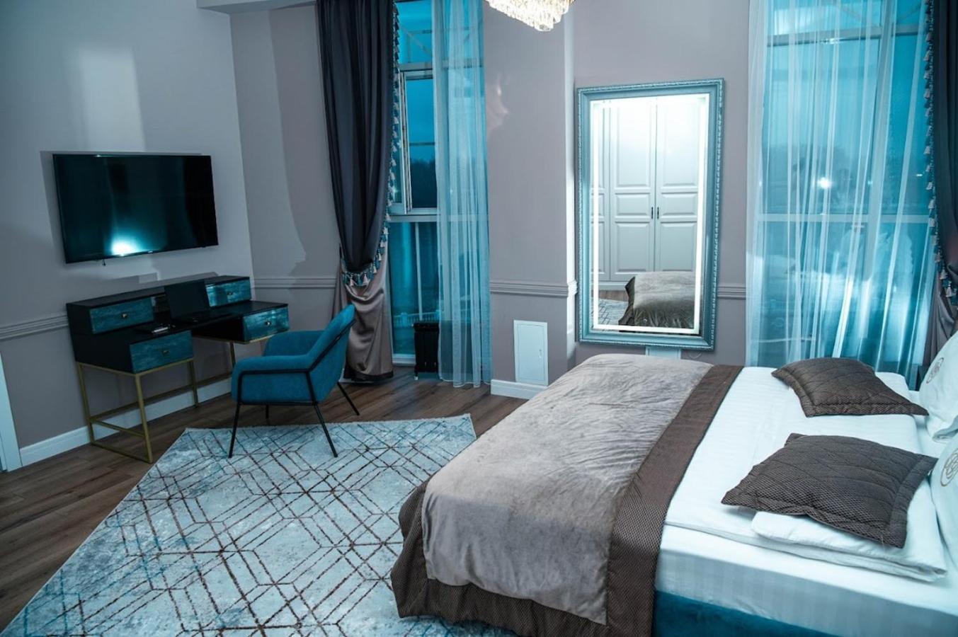 Hotel Royal Bv Ustʼ-Kamenogorsk Exterior foto