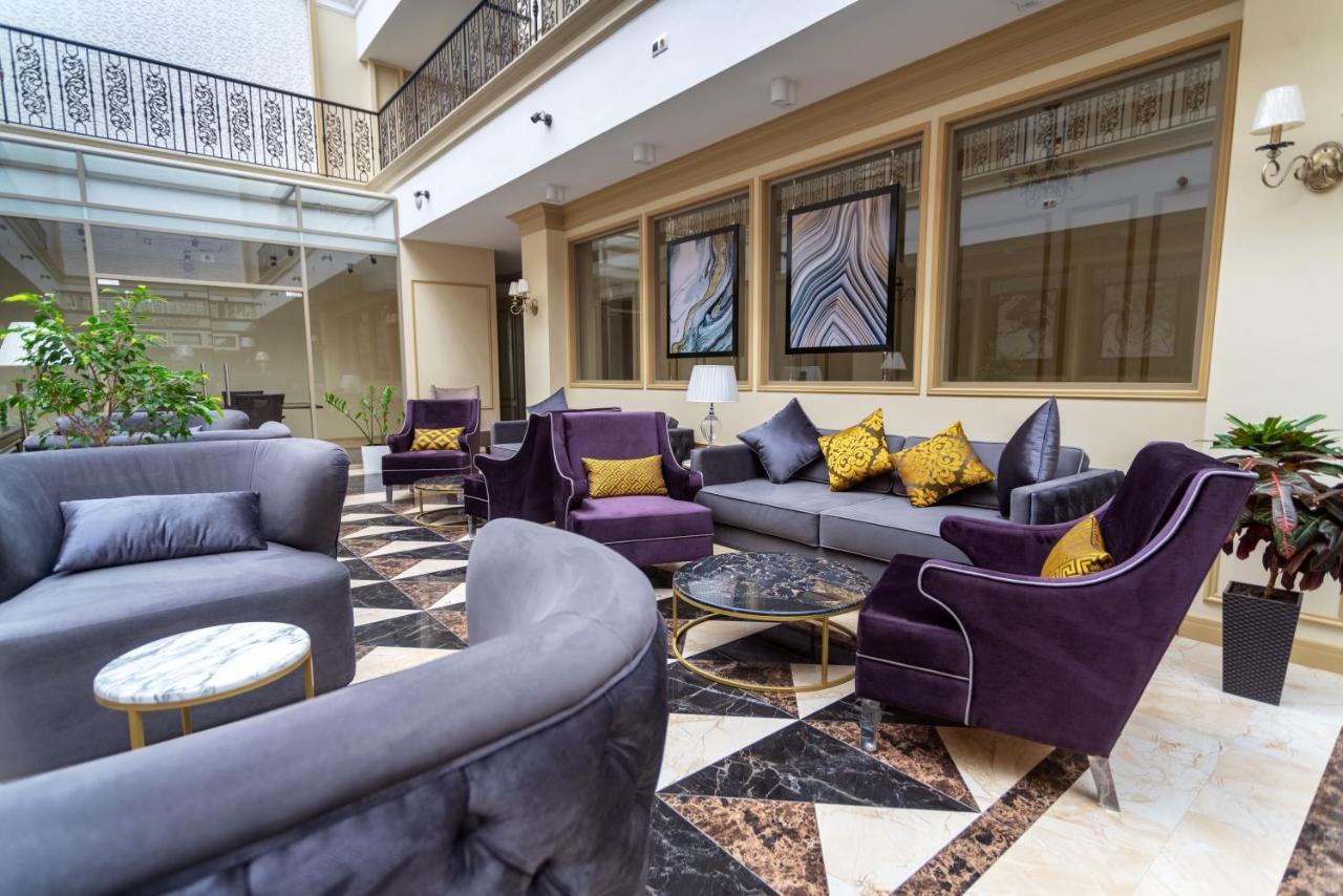 Hotel Royal Bv Ustʼ-Kamenogorsk Exterior foto