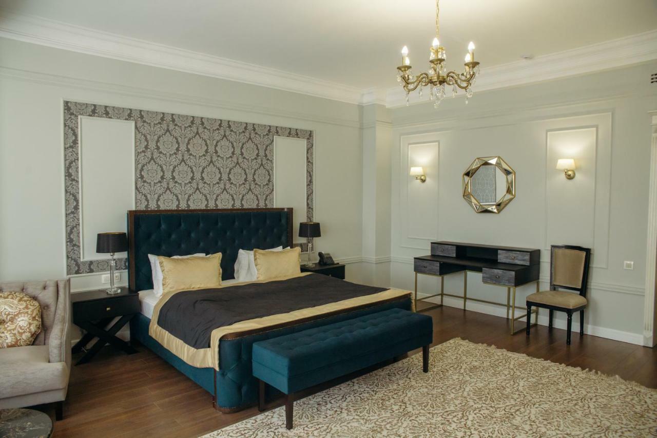 Hotel Royal Bv Ustʼ-Kamenogorsk Exterior foto