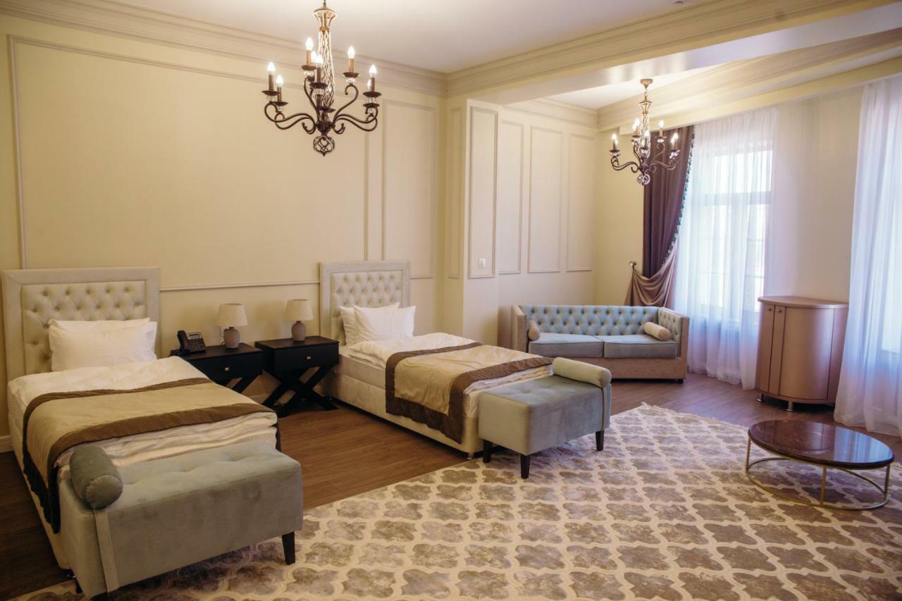 Hotel Royal Bv Ustʼ-Kamenogorsk Exterior foto