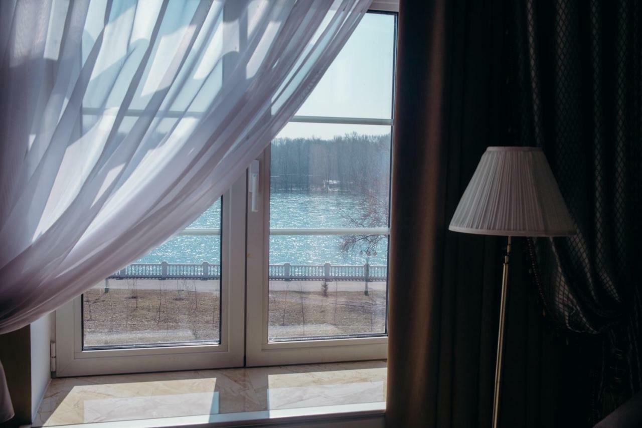 Hotel Royal Bv Ustʼ-Kamenogorsk Exterior foto